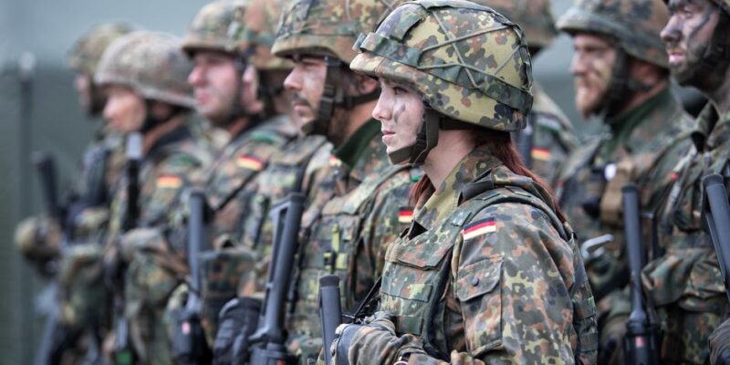 Около 200 тысяч граждан Германии получили вопросники о военной службе 1 46105670 403.jpg Deutsche Welle военная служба, немцы