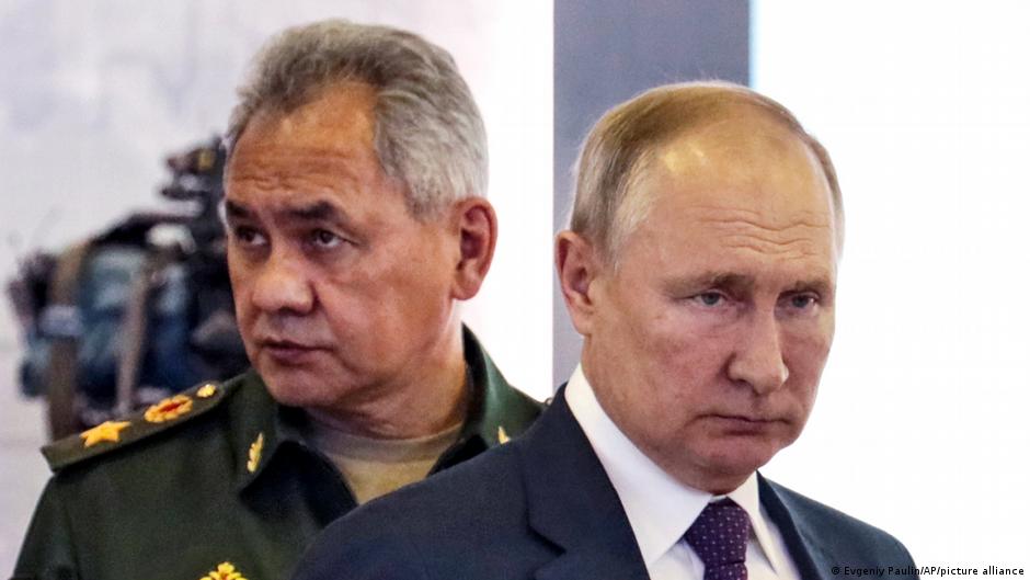 Журналист Роман Анин: Шойгу - дестабилизирующий фактор для власти Путина 1 58962381 403.jpg Deutsche Welle Роман Анин, Сергей Шойгу