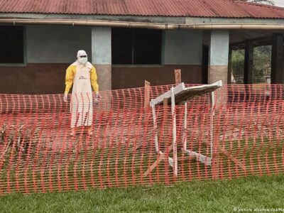 ВОЗ объявила тревогу из-за вспышки редкого штамма вируса Эболы 2 73994919 403.jpg Deutsche Welle вирус Эбола, ВОЗ