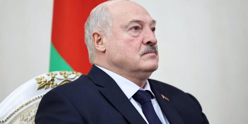 Лукашенко призвал Армению не повторять "то, что произошло в Украине" 1 75145338 403.jpg Deutsche Welle Александр Лукашенко, правитель Беларуси