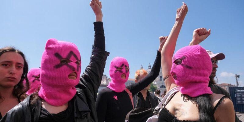 77087677 403.jpg Deutsche Welle Pussy Riot