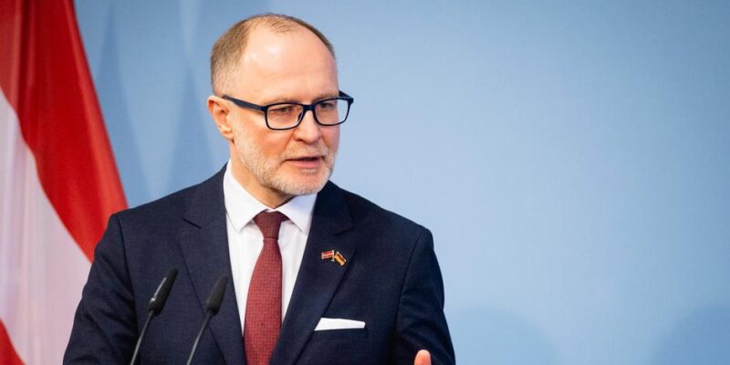 Уход главы Минобороны Латвии разрушил правящую коалицию 1 77114338 403.jpg Deutsche Welle Латвия