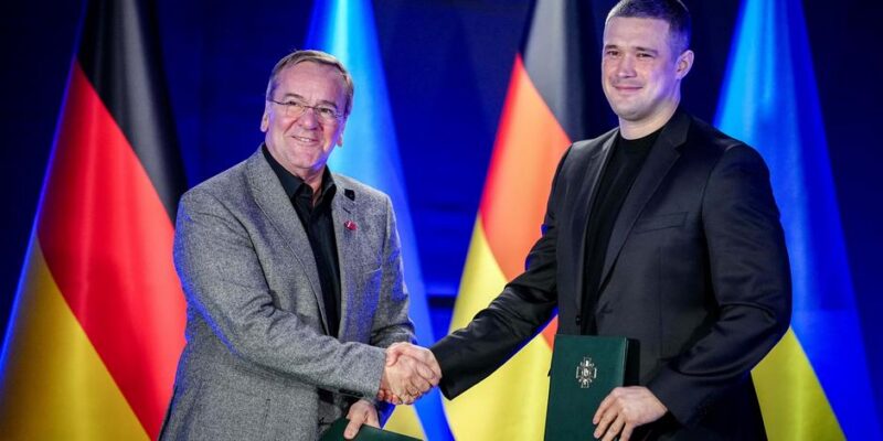 77122635 403.jpg Deutsche Welle Борис Писториус, Германия-Украина