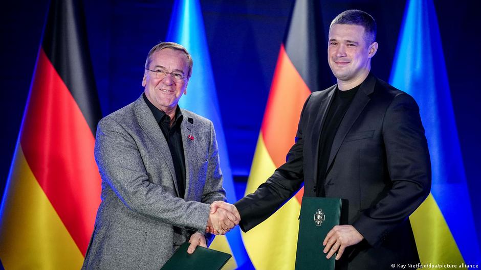 77122635 403.jpg Deutsche Welle Борис Писториус, Германия-Украина