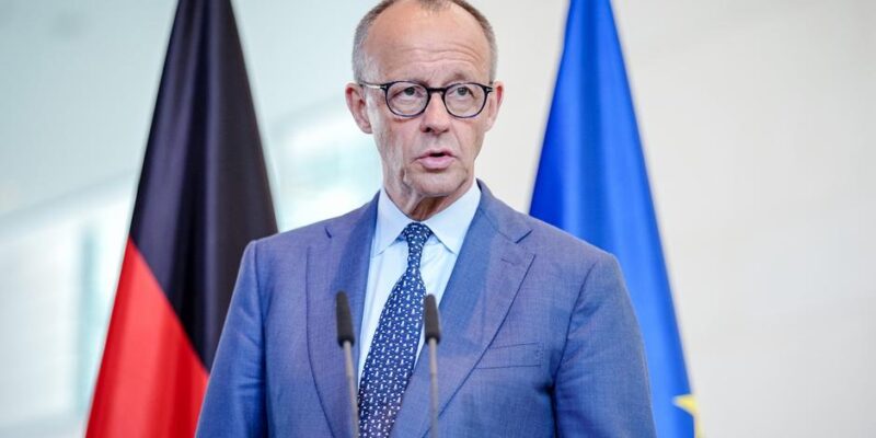 Канцлер ФРГ назвал удар РФ "Орешником" по Украине "безрассудной эскалацией" 1 77213395 403.jpg Deutsche Welle ракета "Орешник"