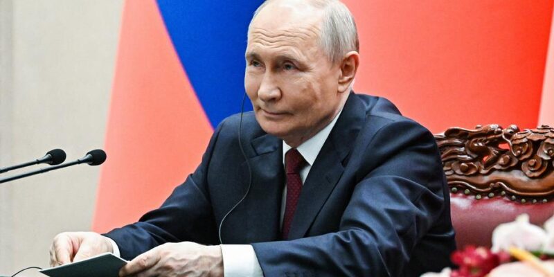 Путин подписал закон о "защите граждан РФ" за рубежом 1 77247652 403.jpg Deutsche Welle защита граждан РФ, путин