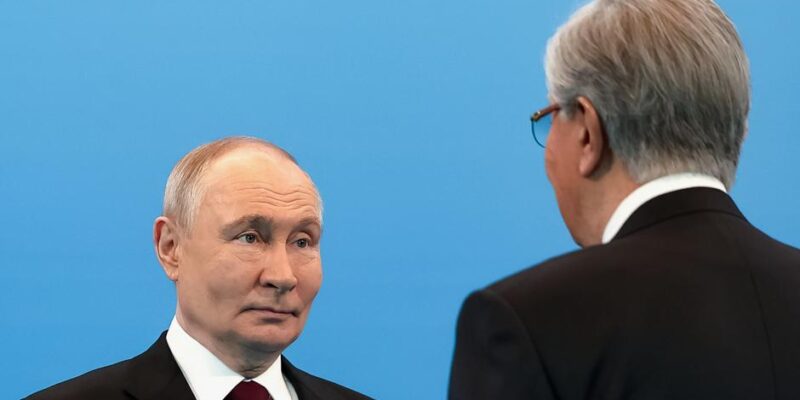 В обход традиций: второй визит Путина в Астану 1 77344387 403.jpg Deutsche Welle Владимир Путин, Казахстан, Касым-Жомарт Токаев, Россия