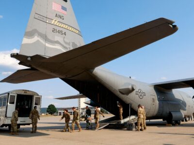 Американский военный самолет на базе Рамштайн
