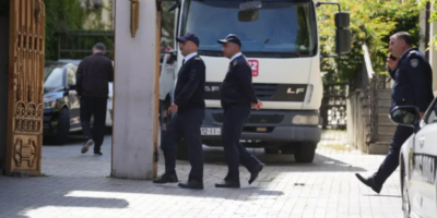 Ворота Патриархии Грузии протаранил автомобиль. Водитель задержан 22 ywb655f422f0bi1 фоторепортаж Патриархия Грузии