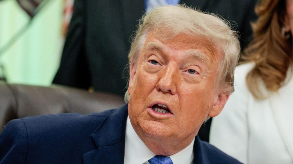 «Я в восторге от инфляции». Почему Трампу понравилось, что цены в США растут самыми быстрыми темпами за три года 1 Трамп