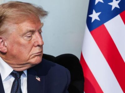 Трамп заявил о подписании предварительного соглашения с Ираном 2 US President Donald Trump attends a bilateral meeting with French President Emmanuel Macron