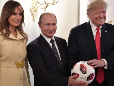 Дороже, чем в России и Катаре. Кто заработает на американском чемпионате мира по футболу? 1 Мелания, Путин и Трамп с мячом ЧМ-2018 в Хельсинки