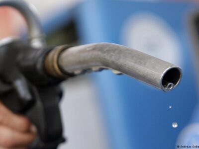 В главном нефтяном регионе России ограничили продажу бензина 2 62097726 403.jpg Deutsche Welle бензин