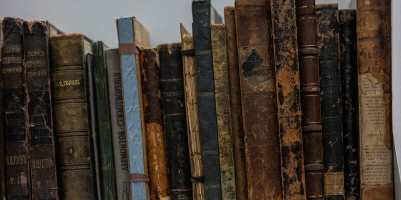Граждан Грузии осудили во Франции за кражу редких русских книг 1 68924879 403.jpg Deutsche Welle книга, кража