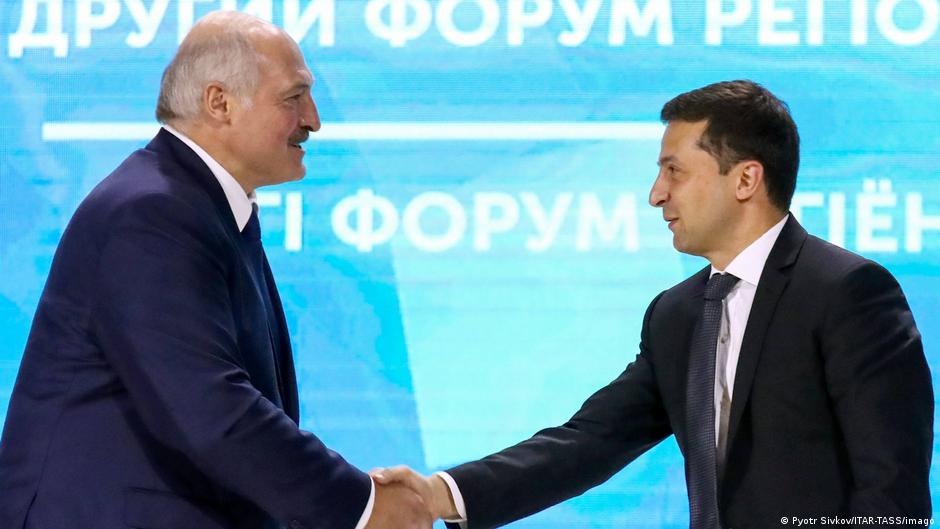 Зеленский призвал Беларусь прекратить поставки топлива ВС РФ 1 74825789 403.jpg Deutsche Welle Беларусь, Украина-Беларусь