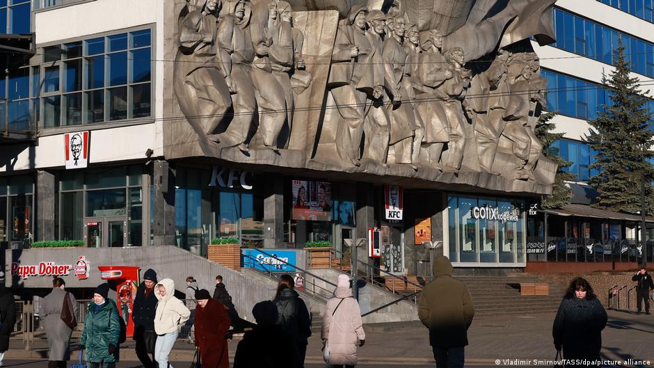 В Беларуси усиливают контроль над эмигрантами и призывниками 1 75064670 403.jpg Deutsche Welle Беларусь, эмигранты