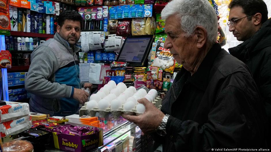 Изобилие и лишения: как война влияет на цены в Иране 1 75409461 403.jpg Deutsche Welle война в Иране