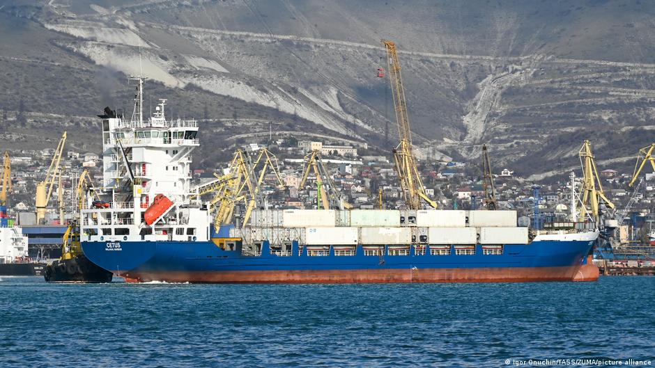На нефтеналивном комплексе под Новороссийском - пожар из-за БПЛА 1 75451133 403.jpg Deutsche Welle БПЛА, российская нефть