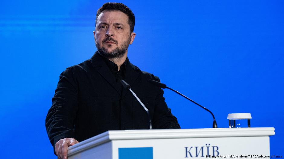 Ультиматум от Зеленского Лукашенко: ударит ли Украина по Беларуси? 1 76110427 403.jpg Deutsche Welle Зеленский-Лукашенко, ультиматум Зеленского