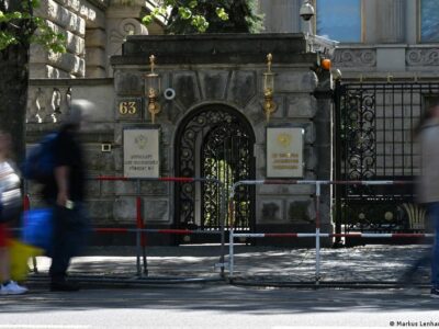 Художник Семен Скрепецкий застрелен после акции с флагом РФ в Берлине 3 77105835 403.jpg Deutsche Welle Семен Скрепецкий