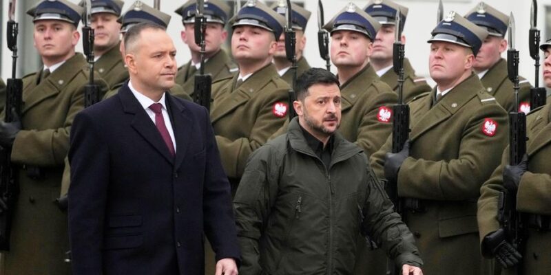 Что стоит за "войной орденов" между Польшей и Украиной 1 77426072 403 1.jpg 1 Deutsche Welle "война орденов"