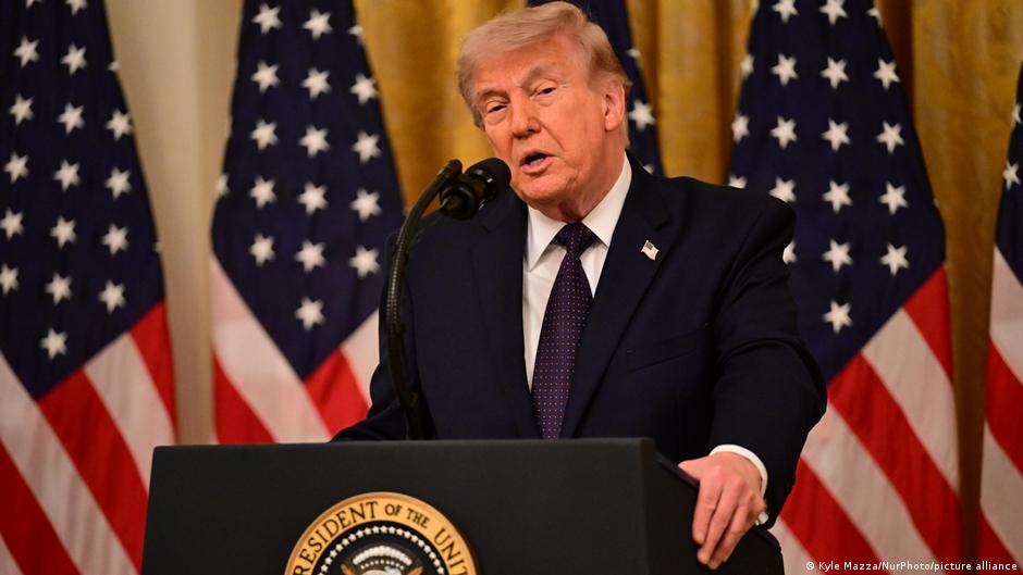Трамп заявил, что не разморозит активы Ирана ради заключения сделки 1 77439043 403.jpg Deutsche Welle Трамп
