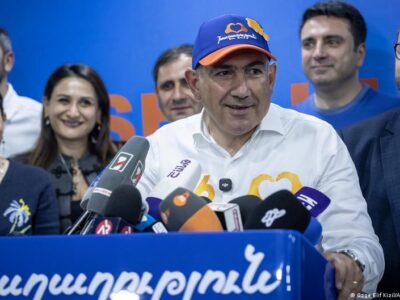 ЦИК: "Гражданский договор" премьера Пашиняна победил на выборах в Армении 2 77452373 403 1.jpg 1 Deutsche Welle выборы в Армении, Гражданский договор, партия Пашиняна, ЦИК Армении