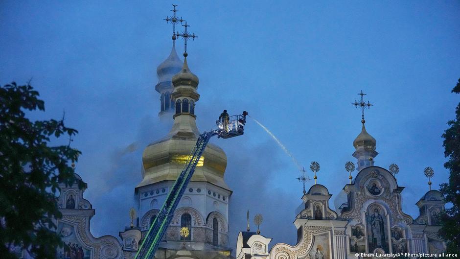 "Новая низость" от РФ: ФРГ и другие страны осудили удар по Киевской лавре 1 77557877 403.jpg Deutsche Welle Киево-Печерская лавра