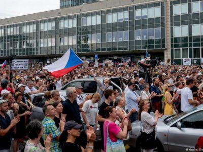 В Чехии - протесты против изменения финансирования СМИ 6 77649530 403.jpg Deutsche Welle чехия