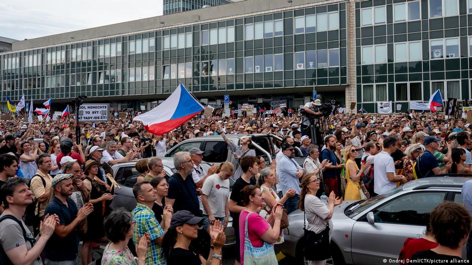 В Чехии - протесты против изменения финансирования СМИ 1 77649530 403.jpg Deutsche Welle чехия