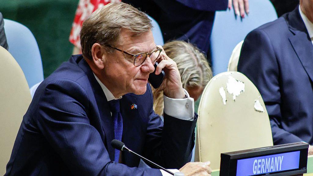 Министр иностранных дел Германии Йоханн Вадефуль принимает участие в заседании Генеральной Ассамблеи ООН по выборам непостоянных членов Совета Безопасности ООН в штаб-квартире Организации Объединенных Наций в Нью-Йорке 3 июня 2026 года.