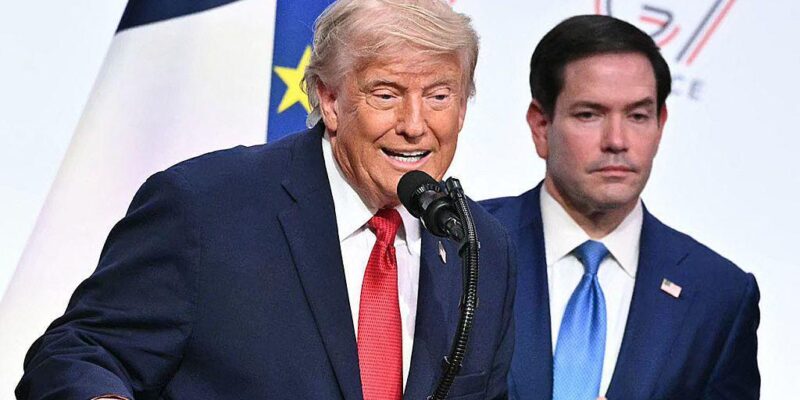 США обнародовали детали предварительного соглашения с Ираном. Трамп говорит, что подписать его могут в четверг 1 Дональд Трамп и Марко Рубио