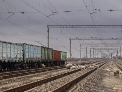 Удар беспилотника по поезду в аннексированном Крыму. Как ВСУ усиливают блокаду полуострова 9 Железная дорога в Крым в Херсонской области в январе 2022 года