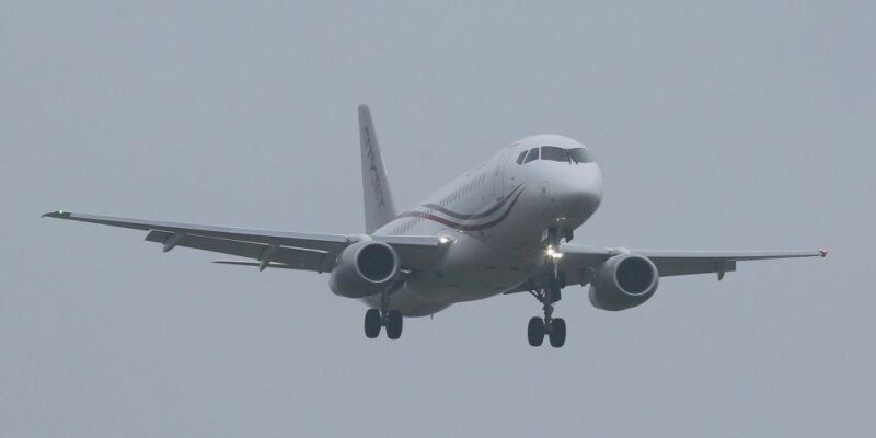 SSJ-100
