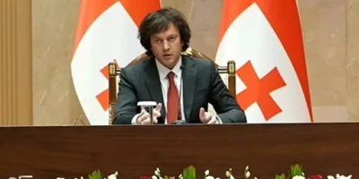 Кобахидзе назвал визит в Кыргызстан историческим для отношений двух стран 3 kobaxidze политика Ираклий Кобахидзе, Кыргызстан, Садыр Жапаров