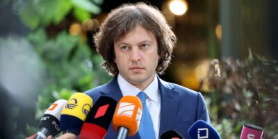 Премьер: Китай к Грузии относится как к равноправному партнеру 7 kobaxidze jurnalisti политика Грузинская мечта, Грузия-Китай, Грузия-КНДР, Ираклий Кобахидзе, премьер Грузии, стратегическое партнерство