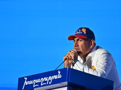 nikol pashinyan SOVA-блог featured, Армения, выборы в Армении, Грузия-Армения, Никол Пашинян, Россия