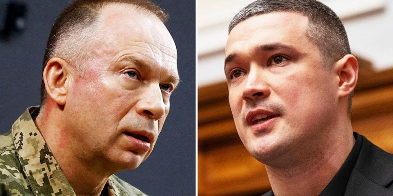 «Он придумал, как расколоть страну». В Украине разгорелся открытый конфликт между экс-министром обороны Федоровым и главкомом Сырским 1 Коллаж из фото: главком ВСУ Украины Александр Сырский в камуфляже слева и экс-министр обороны Михаил Федоров в черной футболке справа