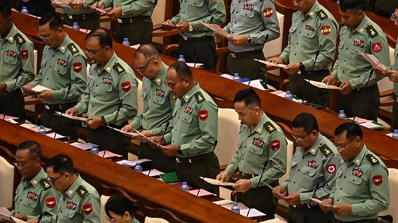 Военные в парламенте Мьянмы