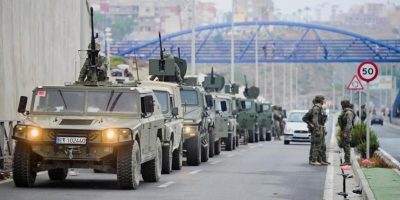«Атака на Испанию». Мадрид обещает выдворение нелегалов из Сеуты в Марокко, в ЕС призывают исключить Испанию из Шенгена 4 Бронетехника на границе Испании