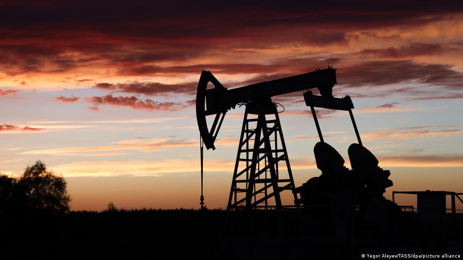 Доход РФ от нефти в июле может на 60% превысить прошлогодний 1 63247972 403.jpg Deutsche Welle нефть