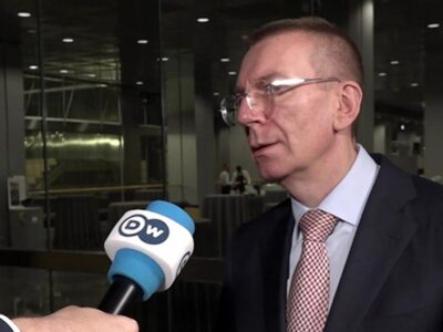 Президент Латвии Ринкевичс: НАТО нужно готовиться к эскалации с Россией 7 63526057 403.jpg Deutsche Welle НАТО-Россия, Эдгарс Ринкевичс