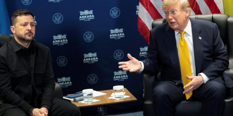 Трамп «не уверен» в том, что США передадут Украине лицензии на ракеты для Patriot. Выдавал ли их Вашингтон другим странам? 1 Владимир Зеленский и Дональд Трамп
