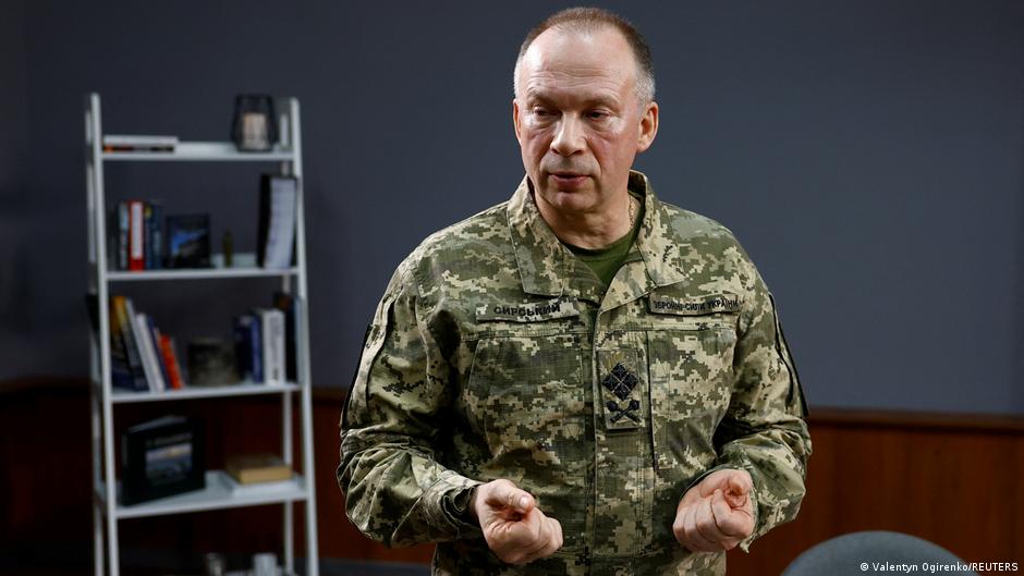 Главком ВСУ Сырский извинился перед Федоровым и заявил об отсутствии конфликта 1 68212341 403.jpg Deutsche Welle Сырский-Федоров