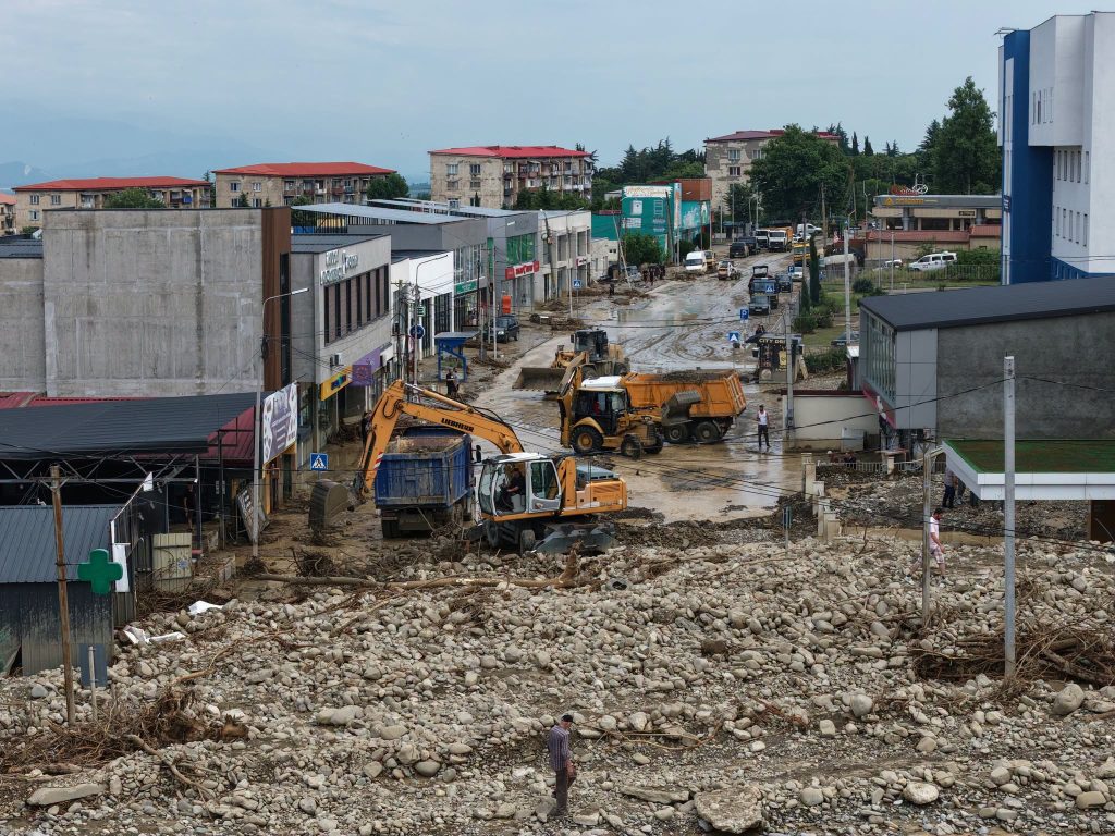 Стихия в Телави: разрушен мост, тысячи жителей остались без электричества и газа 6 744955337 1721661835842204 6519802483757696753 n новости Платон Калмахелидзе, проспект Кавкасиони, река Телависхеви, сильные дожди, стихия в Телави