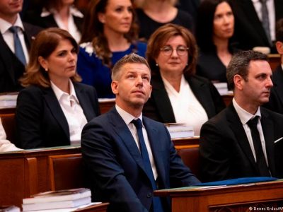 Парламент Венгрии поддержал поправку, позволяющую отстранить президента от должности 5 77103576 403.jpg Deutsche Welle Парламент Венгрии, президент Венгрии