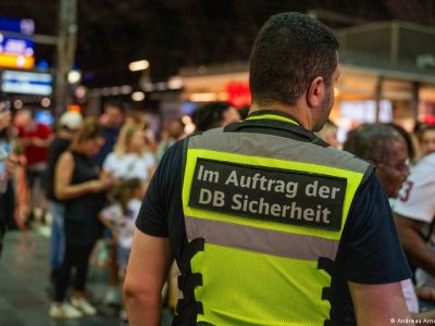 Сотрудник службы безопасности в Германии выпал из поезда на скорости 120 км/ч 2 77684298 403.jpg Deutsche Welle Германия