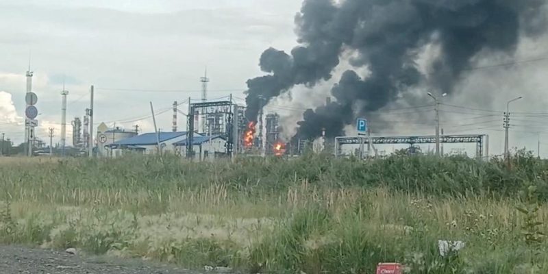 Reuters: НПЗ в Саратове прекратил работу из-за атак БПЛА 1 77859094 403.jpg Deutsche Welle БПЛА