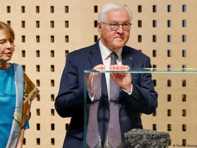 Президент Германии Штайнмайер передал музею кусок угля 2 77888216 403.jpg Deutsche Welle Франк-Вальтер Штайнмайер