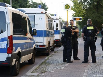 Полиция освободила заложницу в супермаркете в Берлине 2 77913672 403.jpg Deutsche Welle Берлин